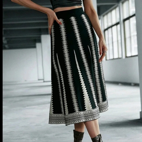Pattern High Waist Knit Skirt - Picture 4 of 6